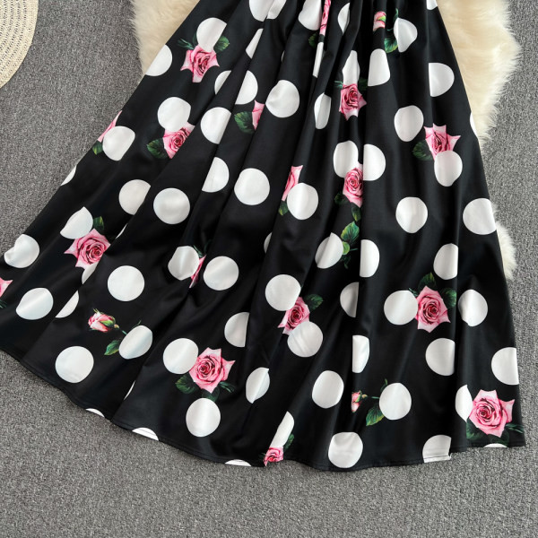 Vabaaja suvekleit rihmade ja elastse vöökohaga