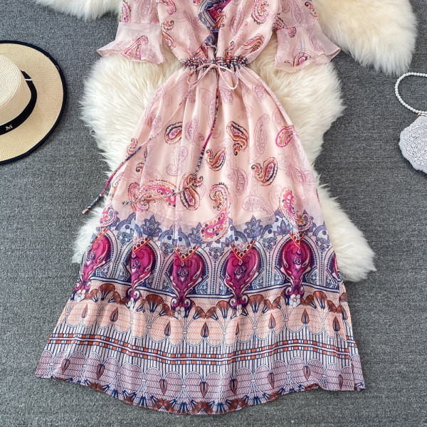 Suveks sobiv naiste kleit