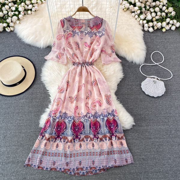 Suveks sobiv naiste kleit