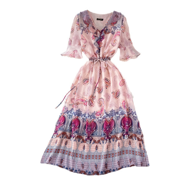 Suveks sobiv naiste kleit