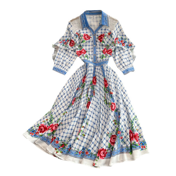 Lillemustri ja lokkidega naiste lõikega kleit