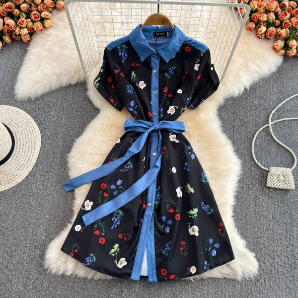 Keskmise pikkusega vabaaja kleit