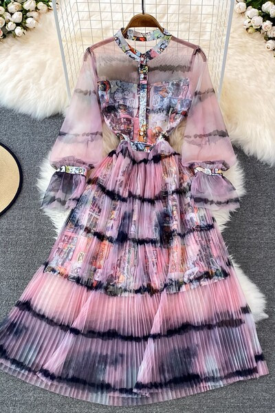 Värviline naiste kleit tülli ja madala kraega