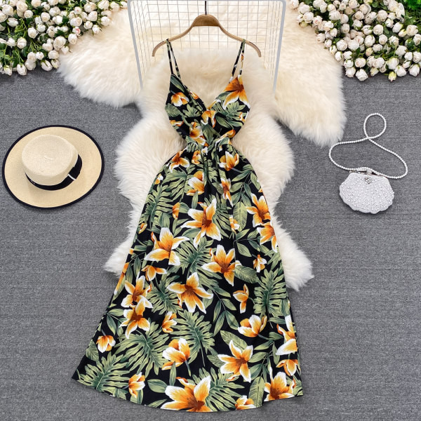 Uut mudelit õhukeste rihmade ja lillemustriga suvine naiste kleit