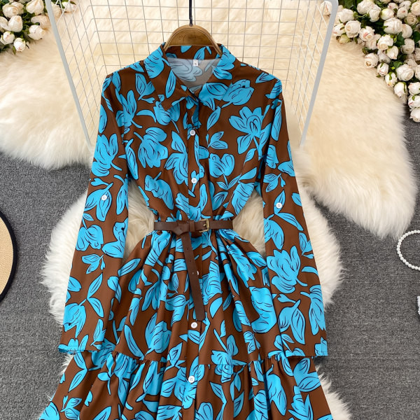 Naiste vabaaja kleit vöökohal