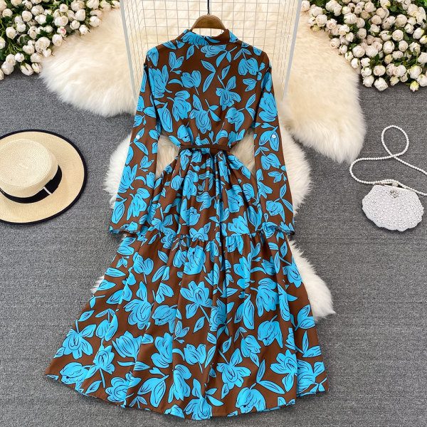 Naiste vabaaja kleit vöökohal