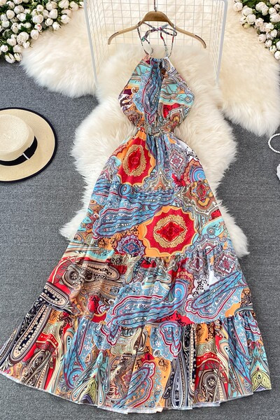 Kolmes värvitoonis rihmadega naiste kleit