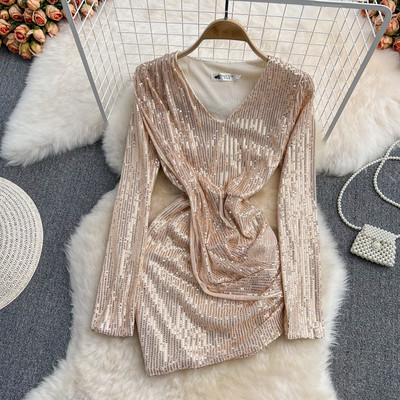 Moodne naiste kleit litrite ja spitsikaelusega