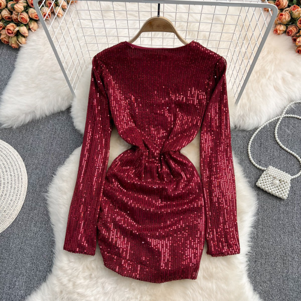 Moodne naiste kleit litrite ja spitsikaelusega