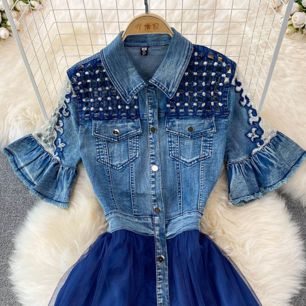 Naiste retrokleit taskute ja pitsiga