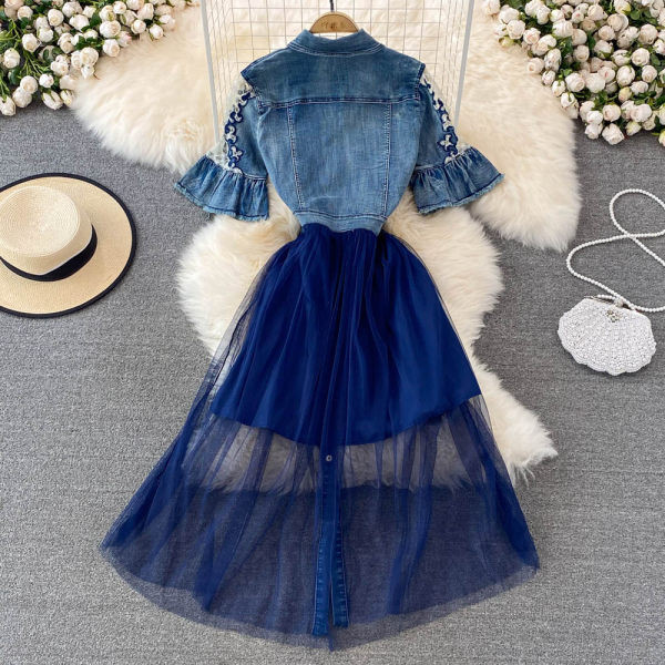 Naiste retrokleit taskute ja pitsiga