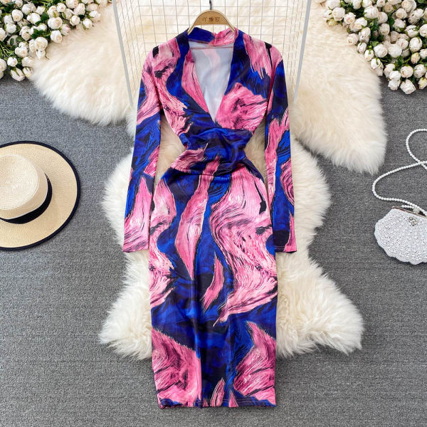 Uut mudelit spits kaelusega naiste kleit