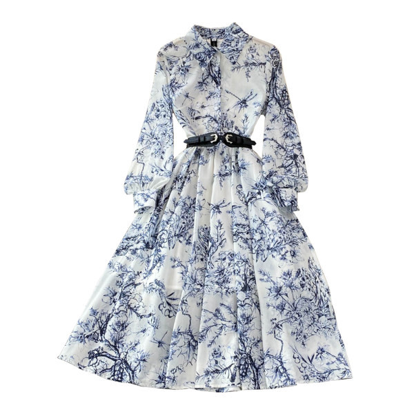 Rochie modernă de primăvară cu curea decupată