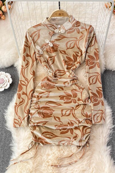 Pruuni värvi pikkade varrukatega naiste kleit