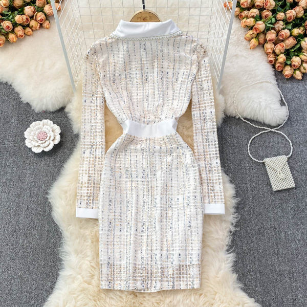 Liibuv naiste kleit elastse vöökohaga