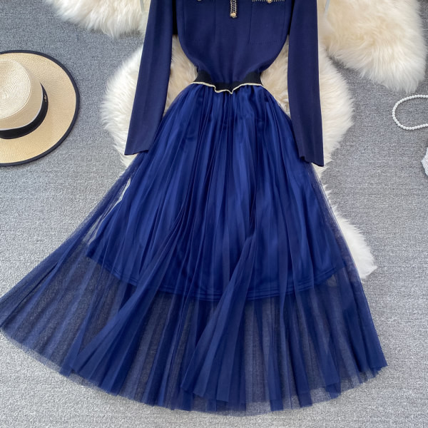 Kevadise lõikega tülliga kleit