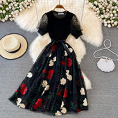 Naiste kleit vöökohal paelaga ja lühikeste varrukatega