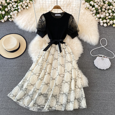 Naiste kleit vöökohal paelaga ja lühikeste varrukatega