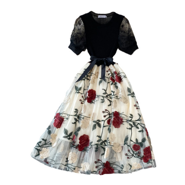 Naiste kleit vöökohal paelaga ja lühikeste varrukatega