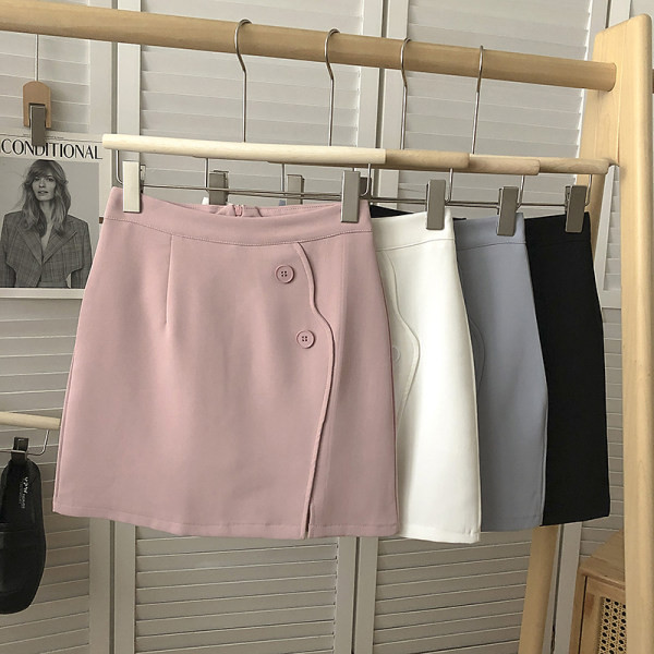 Lühike lõhiku ja nööpidega seelik