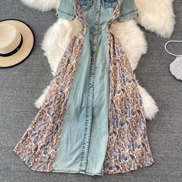 Pikk vabaaja kleit spitsikaelusega