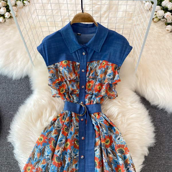 Suvine teksatükkidega kleit