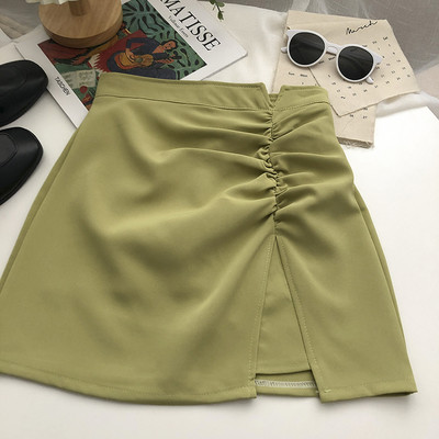 Naiste seelik volditud osa ja kõrge vöökohaga