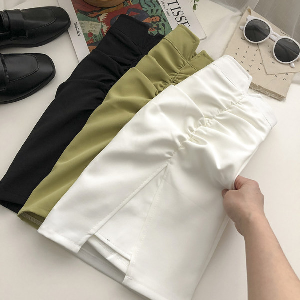 Naiste seelik volditud osa ja kõrge vöökohaga