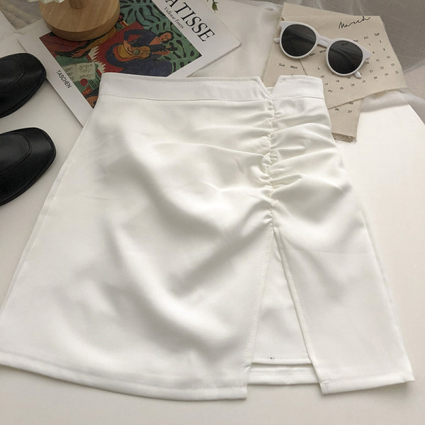 Naiste seelik volditud osa ja kõrge vöökohaga