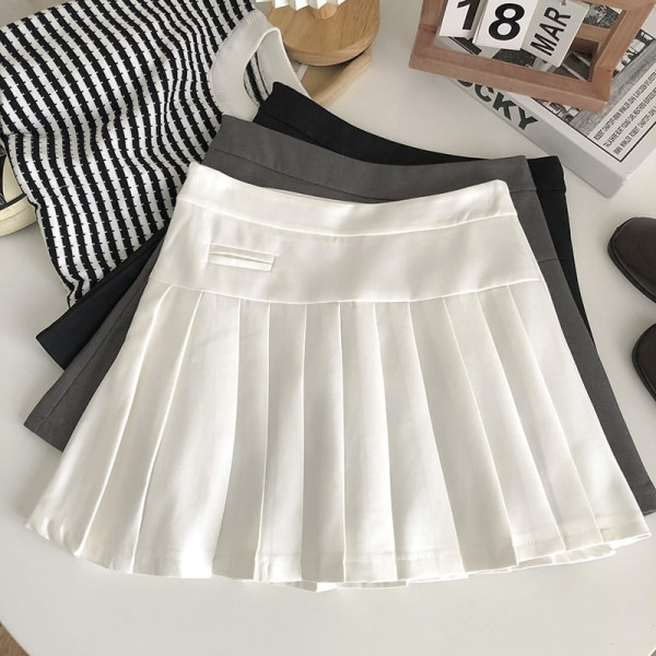 Lühike plisseeritud seelik kolmes värvitoonis