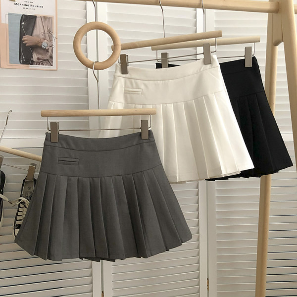 Lühike plisseeritud seelik kolmes värvitoonis