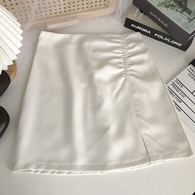 Naiste seelik kõrge vöökoha ja volditud osaga