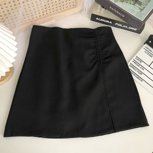 Naiste seelik kõrge vöökoha ja volditud osaga