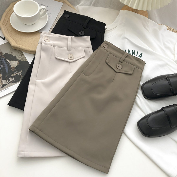 Κοντή φούστα με κουμπί