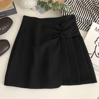 Lühike plisseeritud osaga naiste seelik