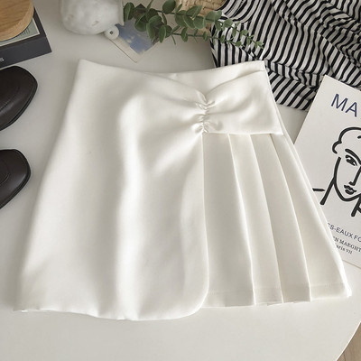 Lühike plisseeritud osaga naiste seelik