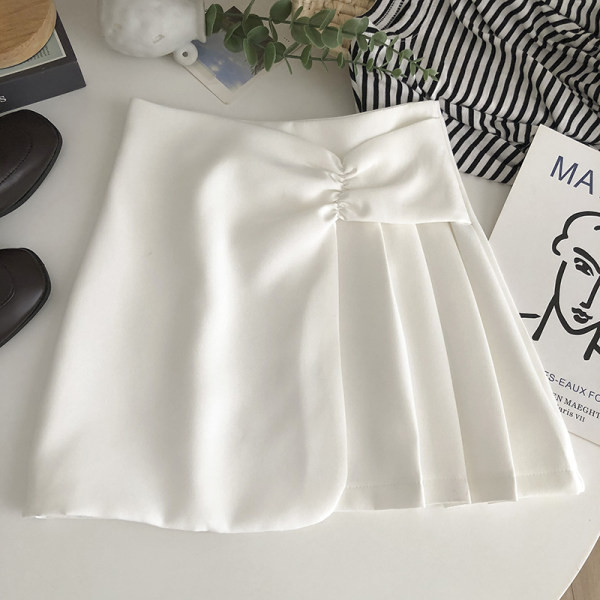 Lühike plisseeritud osaga naiste seelik
