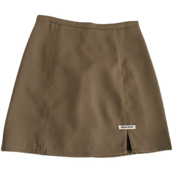 Lühike lõhikuga naiste seelik