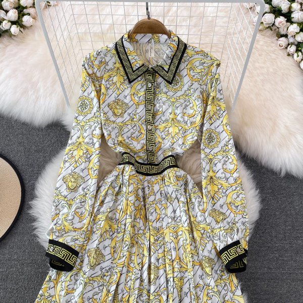 Naiste pikk värviline kleit klassikalise krae ja nööpidega