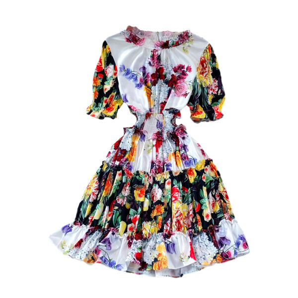 Lokkide ja lillemustriga suvekleit