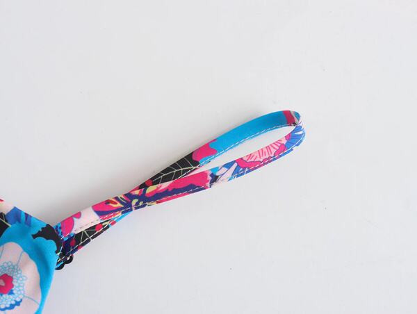 Naiste vabaaja kleit õhukeste rihmadega