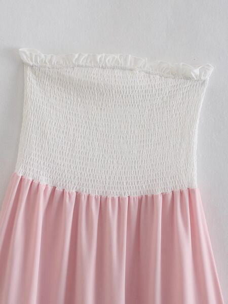 Suvise lõikega elastse osaga kleit