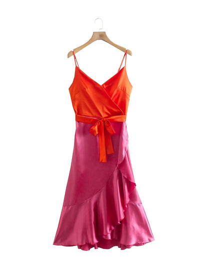 Peenikeste rihmade ja spitsikaelusega naiste suvekleit