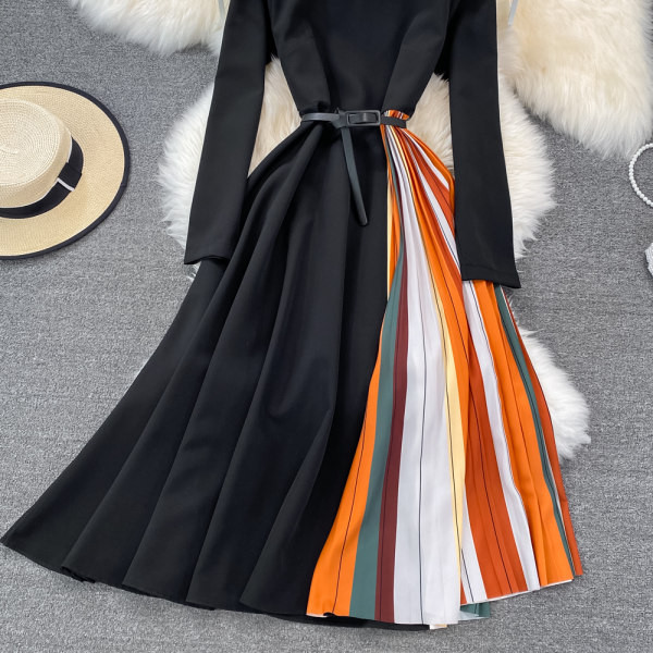 Moodne kevadkleit vöö ja väljalõike alläärega