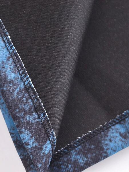 Naiste pikk lõhiku ja mustrilise mustriga seelik