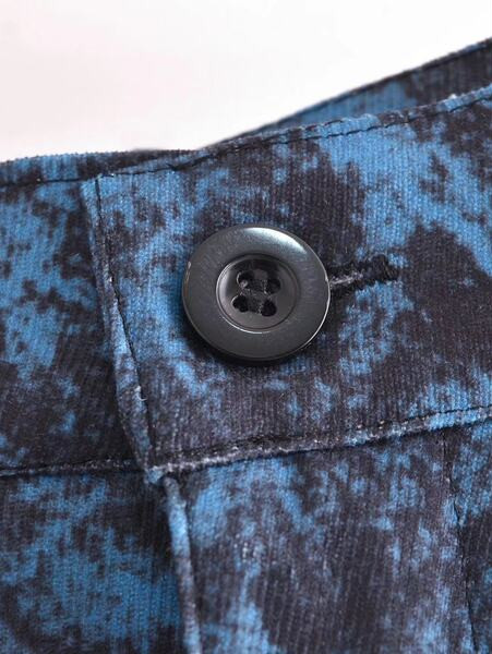 Naiste pikk lõhiku ja mustrilise mustriga seelik