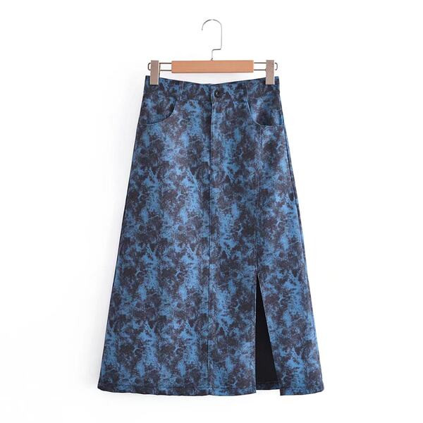 Naiste pikk lõhiku ja mustrilise mustriga seelik