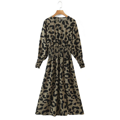 Rochie lunga moderna cu imprimeu animal si decolteu oval