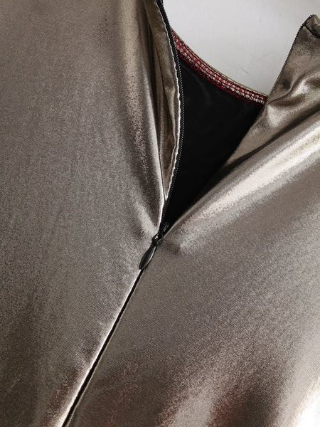 Naiste kleit ovaalse kaelusega ja lukuga