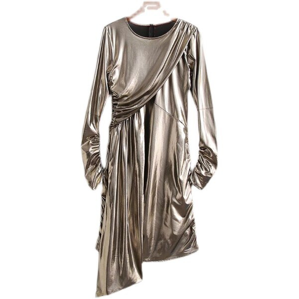 Naiste kleit ovaalse kaelusega ja lukuga